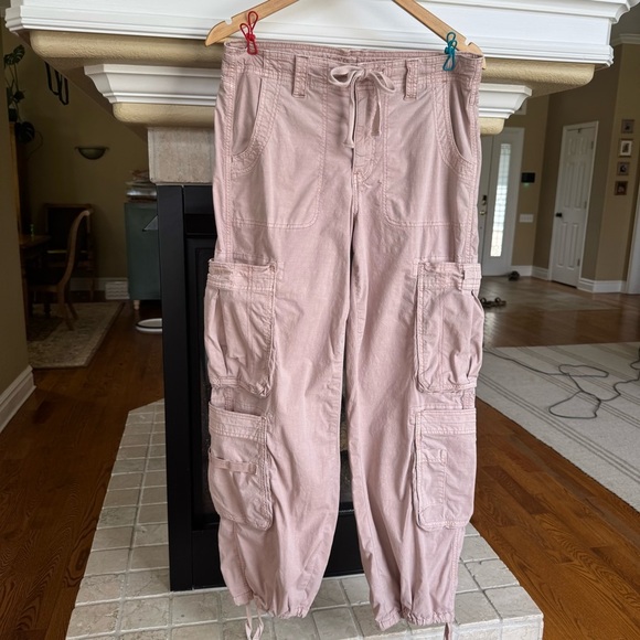 AEO Utility Baggy Blush Pink High Rise Wide Leg Jogger Size 6 - Picture 1 of 8